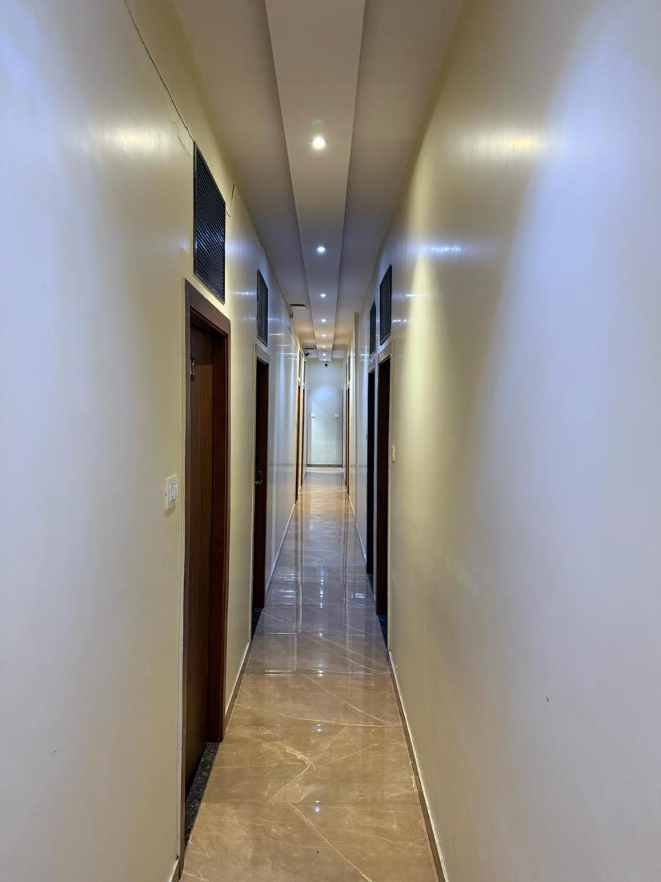 Palm Breeze Hotel - Colaba Mumbai Exterior photo